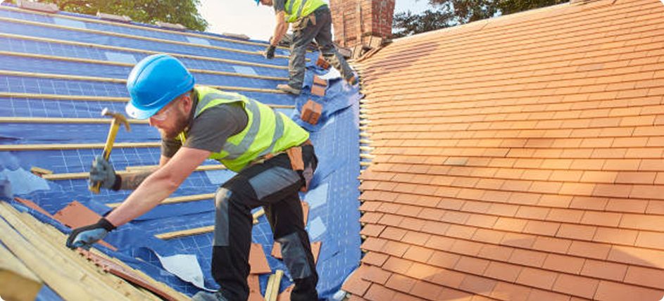 roof leaking workers